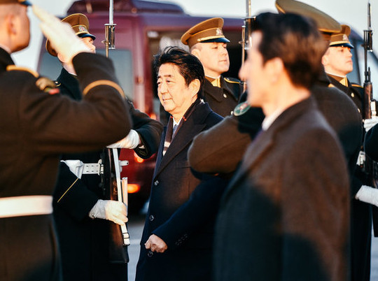 «Не подает признаков жизни»: покушавшийся на экс-премьера Японии Абэ задержан