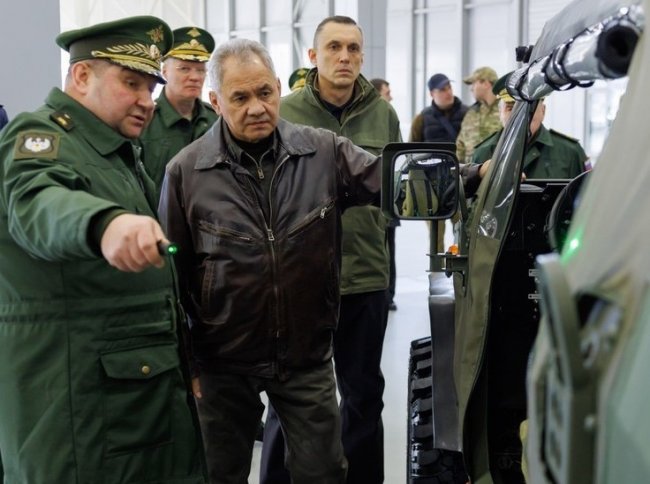 Министру Шойгу представили перспективные образцы военной техники